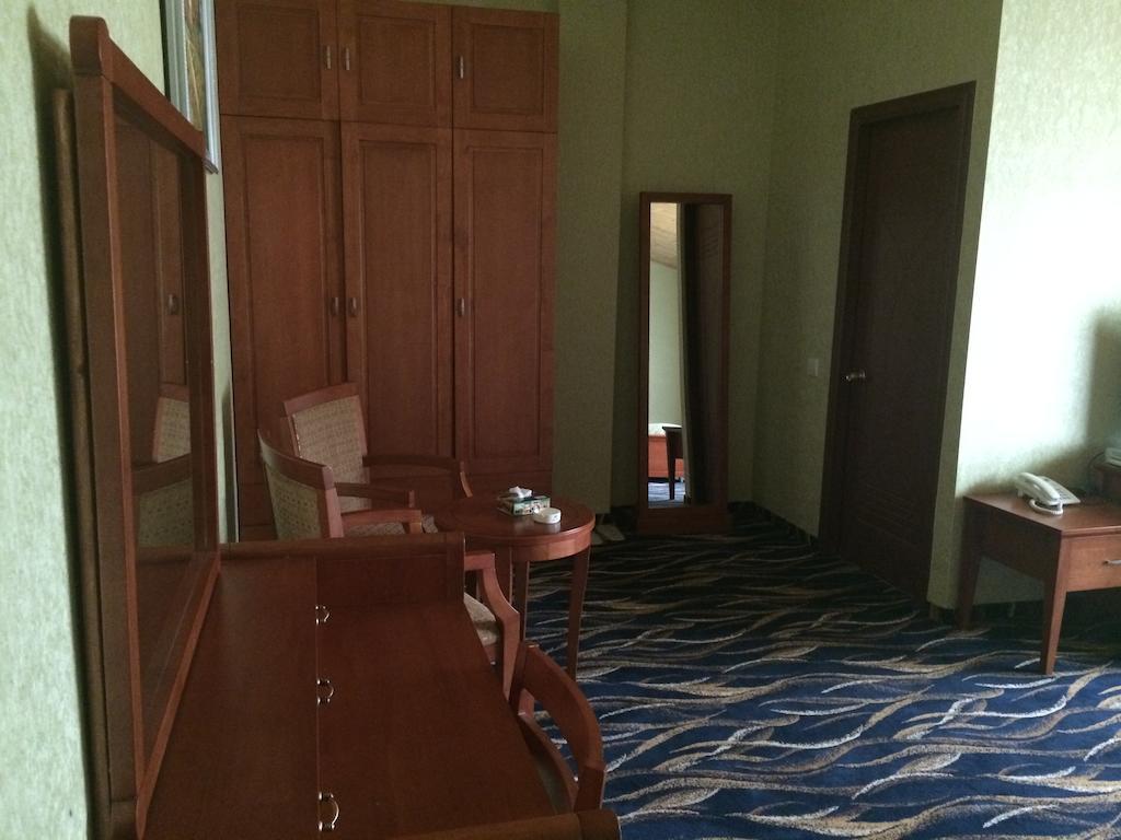 Nairi Hotel Jermuk Ngoại thất bức ảnh