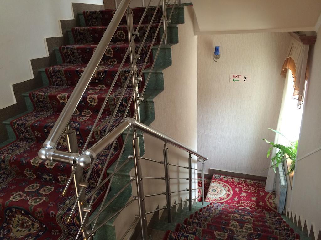 Nairi Hotel Jermuk Ngoại thất bức ảnh
