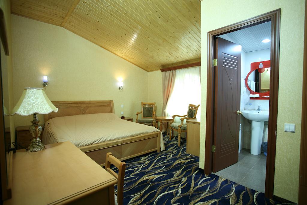 Nairi Hotel Jermuk Ngoại thất bức ảnh