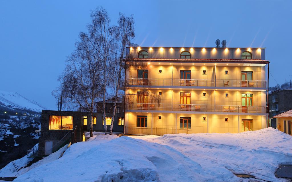 Nairi Hotel Jermuk Ngoại thất bức ảnh