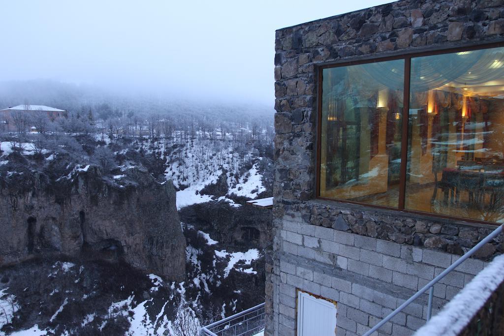 Nairi Hotel Jermuk Ngoại thất bức ảnh