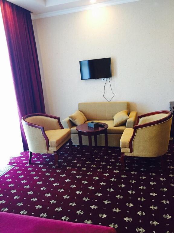 Nairi Hotel Jermuk Ngoại thất bức ảnh